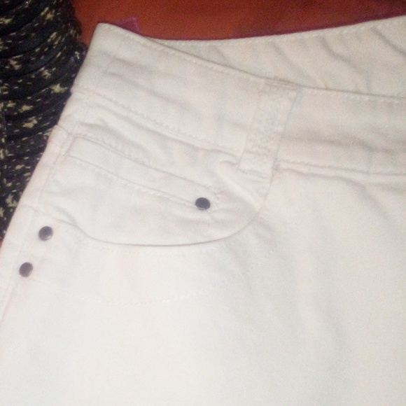 Ladies Chico Jeans - Picture 2 of 7